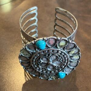 Silver colored cuff bracelet cuff base for stones, jewel or art project